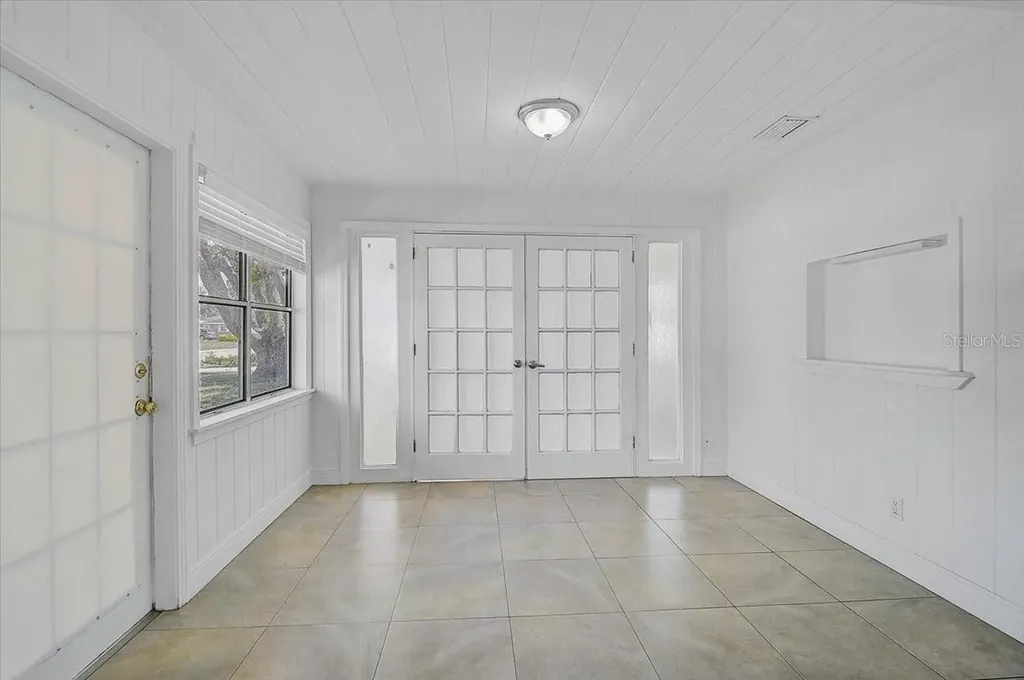 2866 Louise Street Sarasota FL 34237