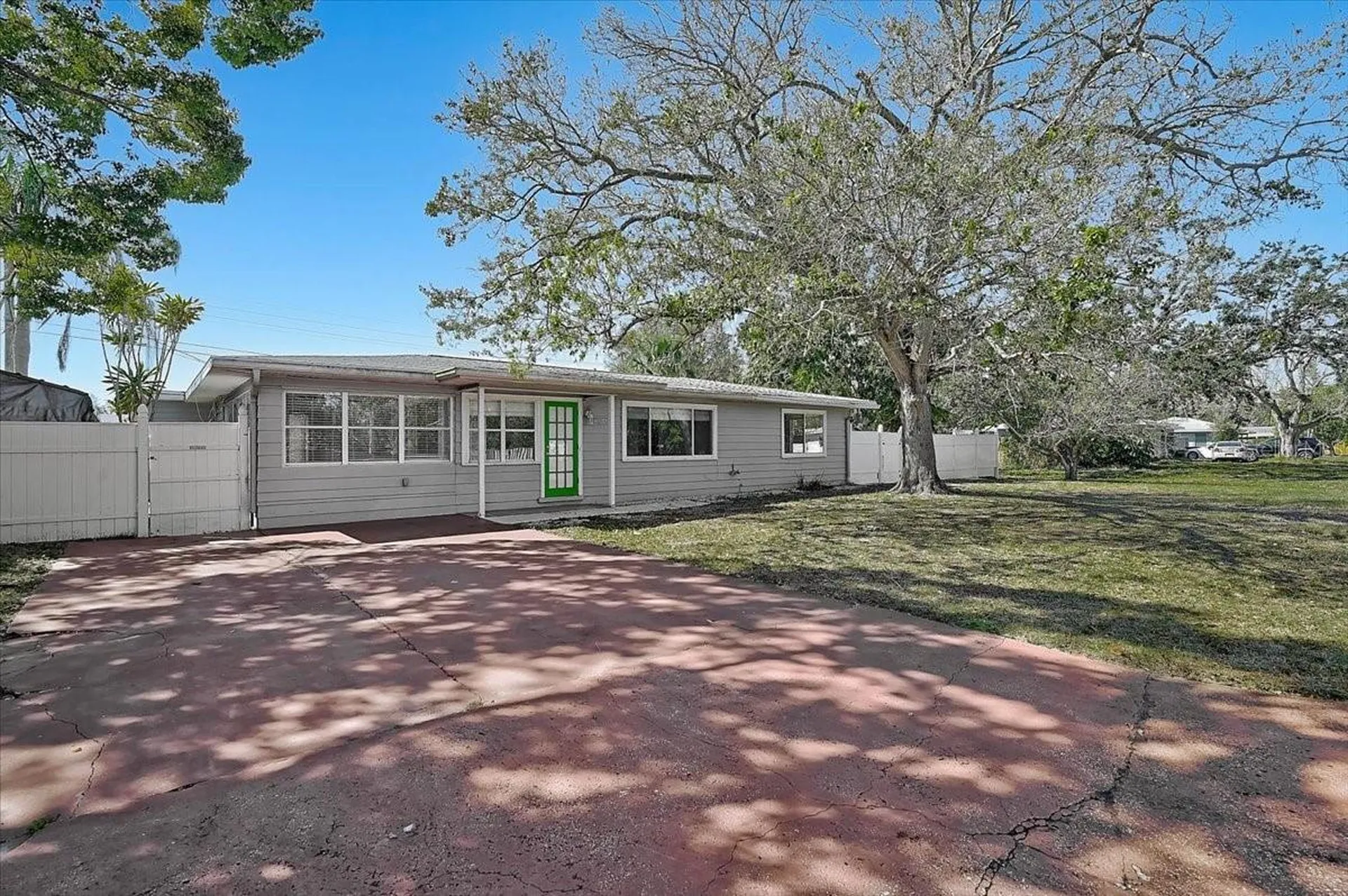 2866 Louise Street Sarasota FL 34237