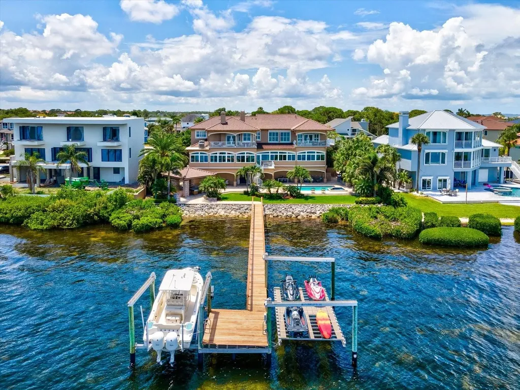 2057 N Pointe Alexis Drive Tarpon Springs FL 34689