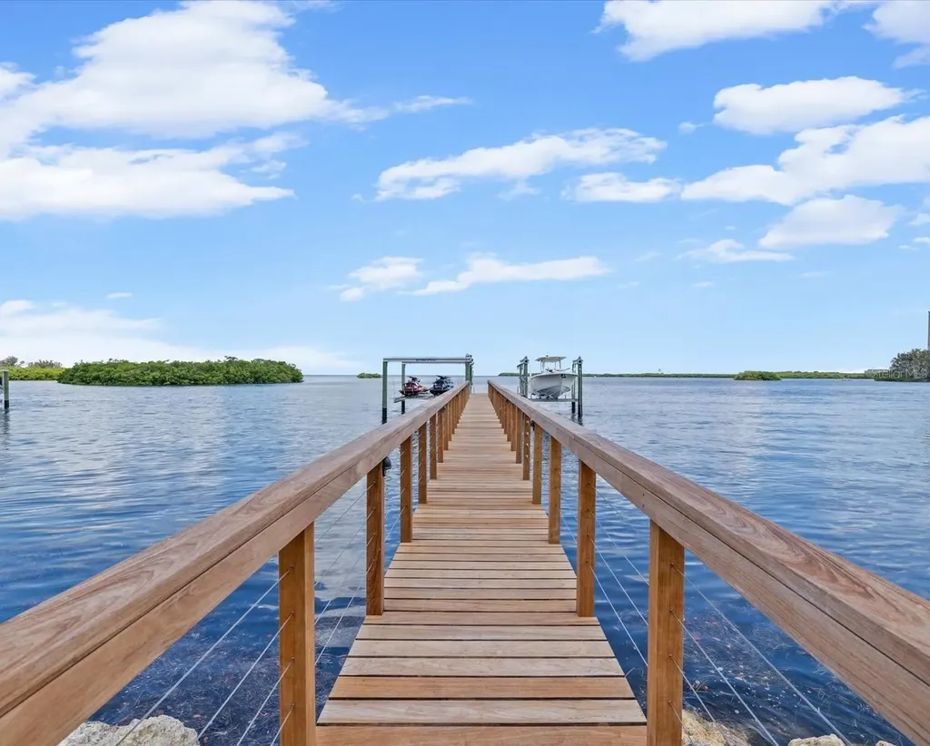 2057 N Pointe Alexis Drive Tarpon Springs FL 34689