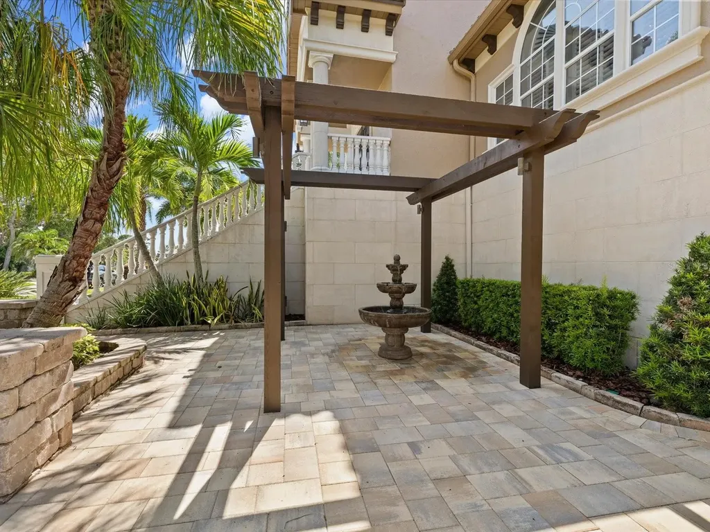 2057 N Pointe Alexis Drive Tarpon Springs FL 34689