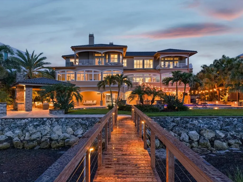 2057 N Pointe Alexis Drive Tarpon Springs FL 34689