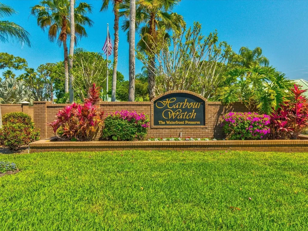 2057 N Pointe Alexis Drive Tarpon Springs FL 34689
