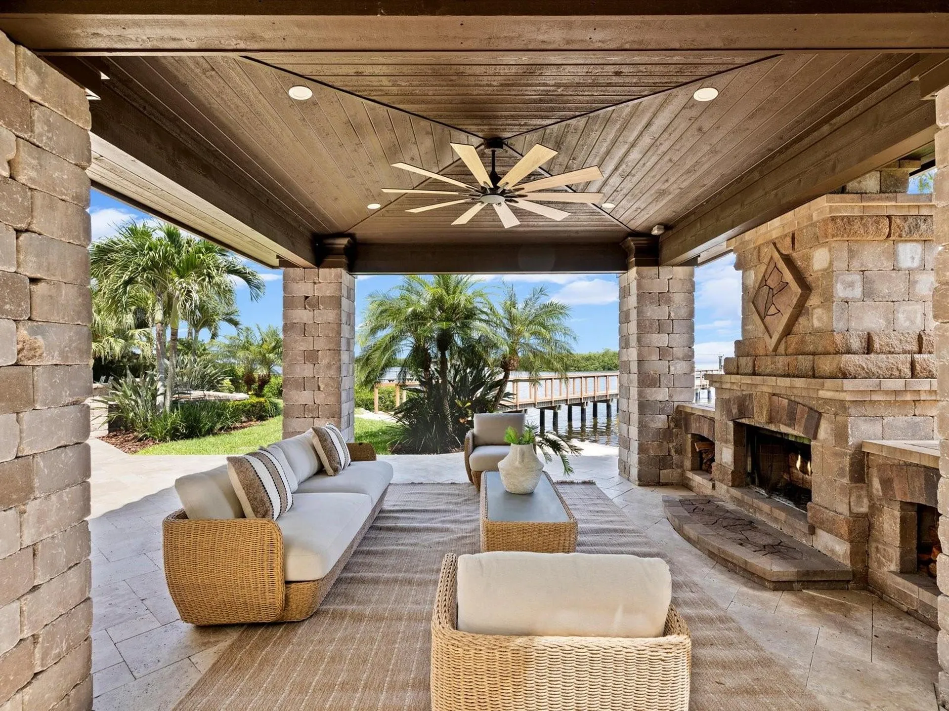 2057 N Pointe Alexis Drive Tarpon Springs FL 34689