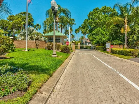 2057 N Pointe Alexis Drive Tarpon Springs FL 34689