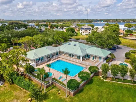2057 N Pointe Alexis Drive Tarpon Springs FL 34689