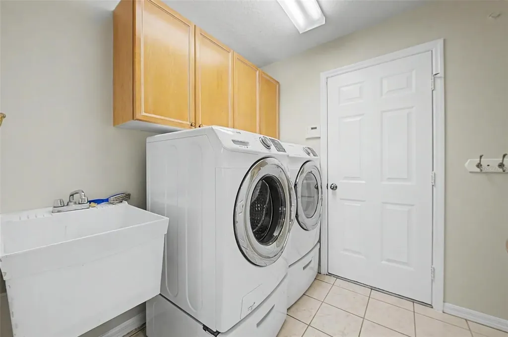 4332 Swift Circle Valrico FL 33596