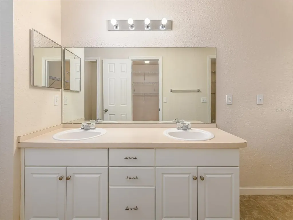 16322 Parkstone Palms Court Tampa FL 33647