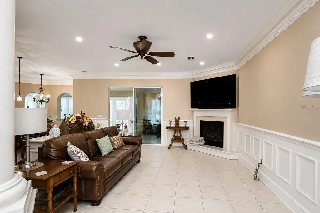 1009 Emerald Creek Drive Valrico FL 33596