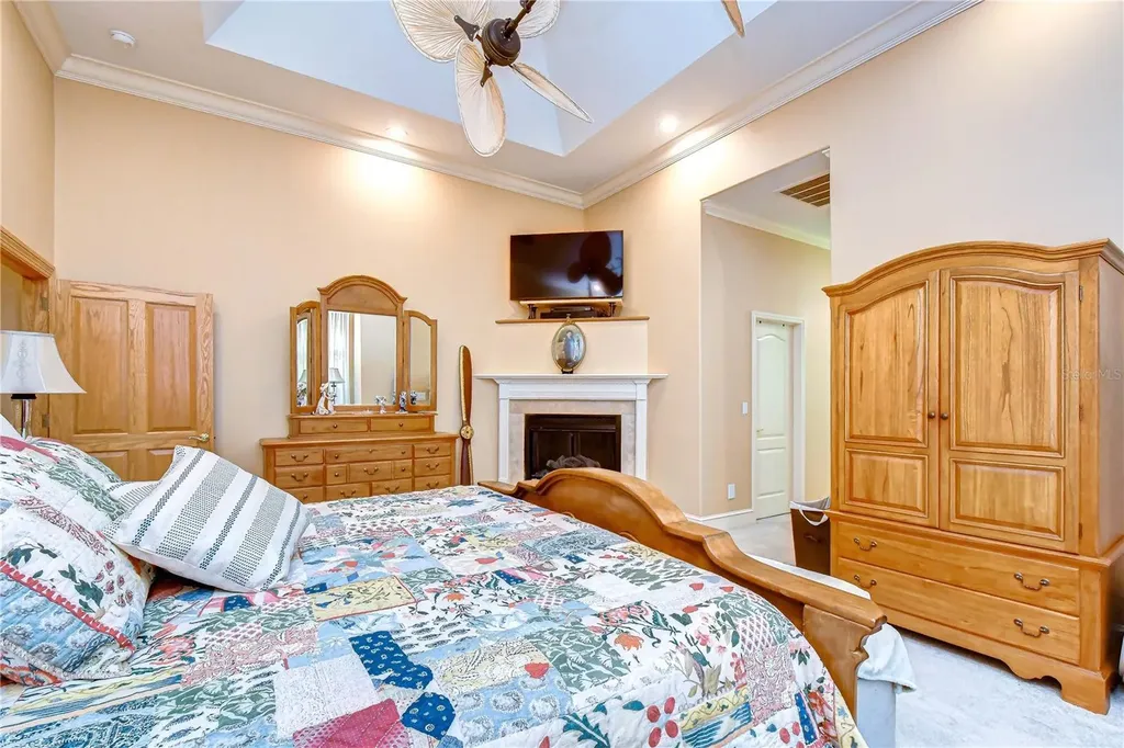 1009 Emerald Creek Drive Valrico FL 33596