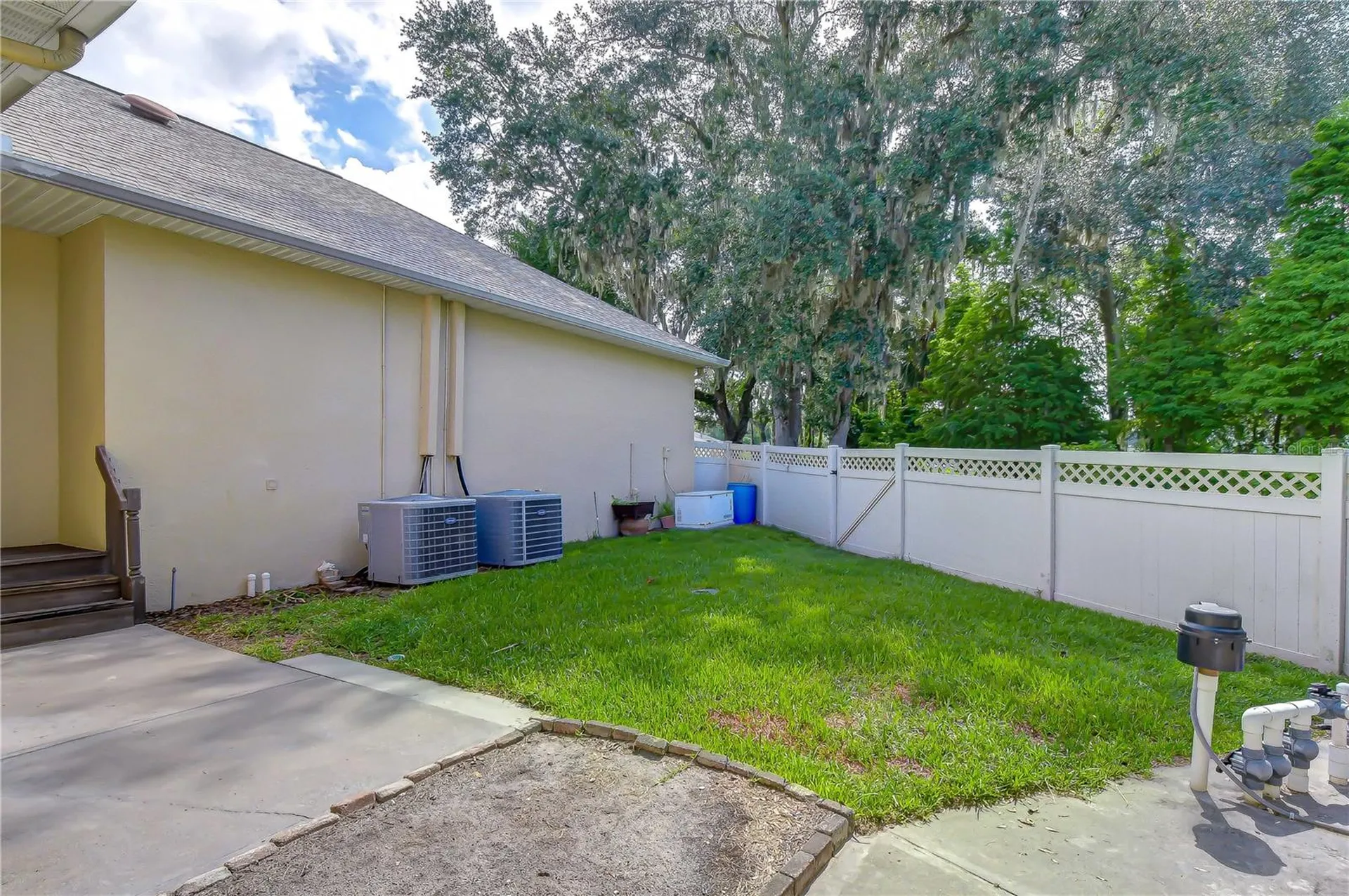 1009 Emerald Creek Drive Valrico FL 33596