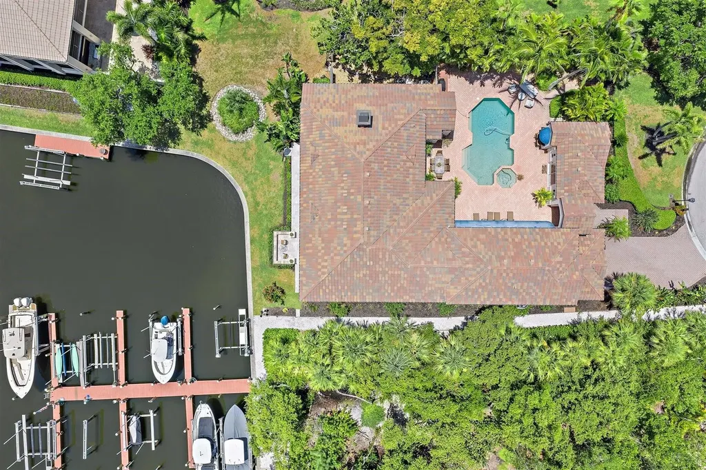 617 Weston Pointe Court Longboat Key FL 34228