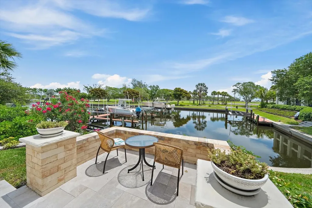 617 Weston Pointe Court Longboat Key FL 34228