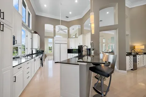 617 Weston Pointe Court Longboat Key FL 34228