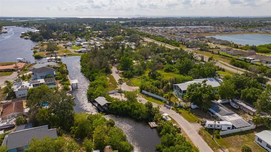 826 W Shell Point Street Ruskin FL 33570