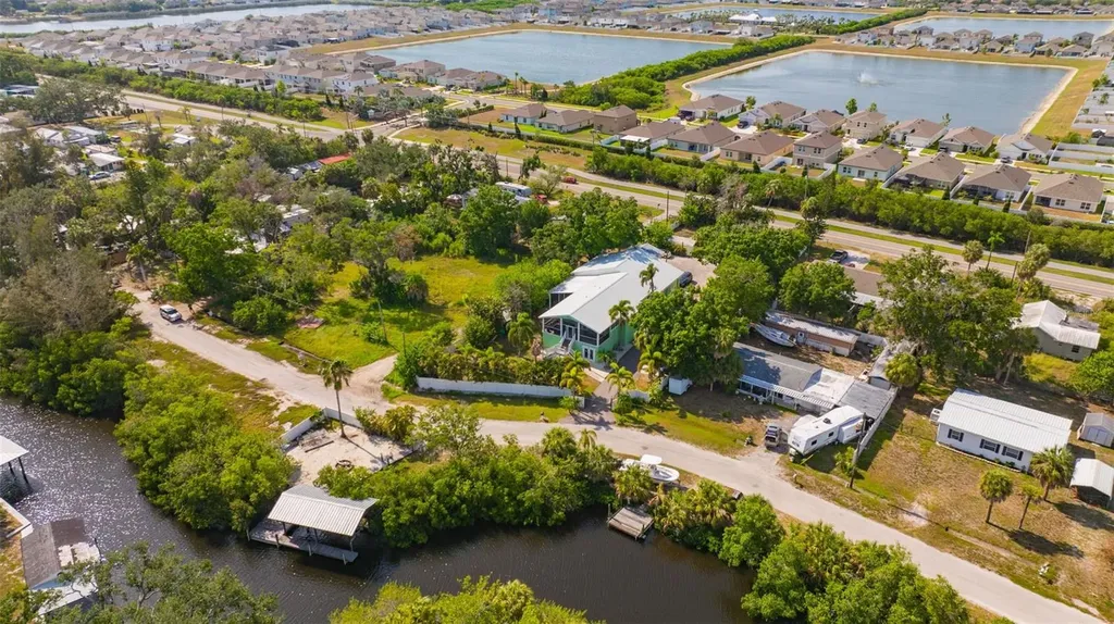 826 W Shell Point Street Ruskin FL 33570