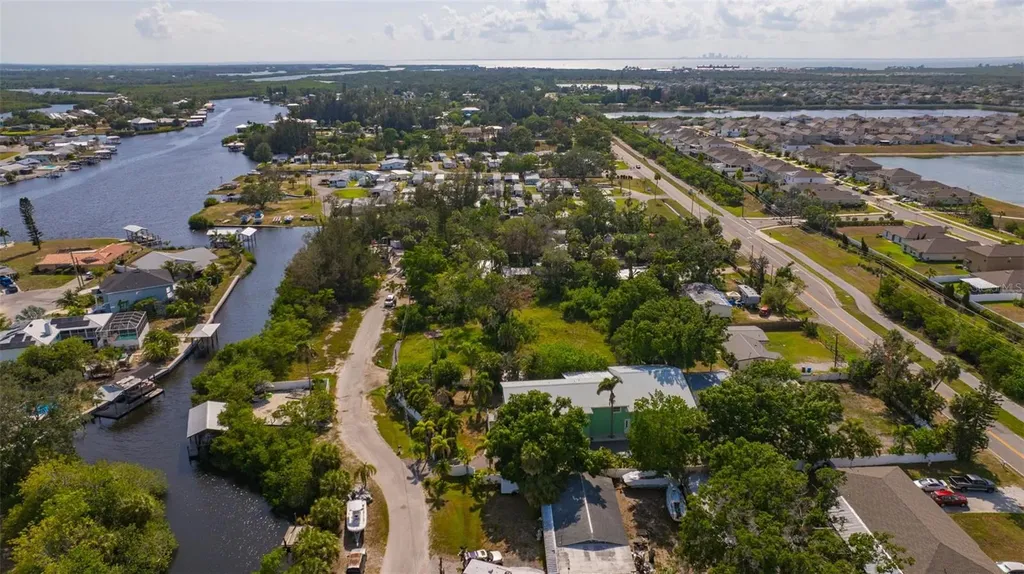 826 W Shell Point Street Ruskin FL 33570
