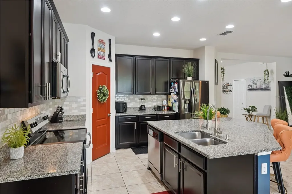 637 Bay Bridge Circle Apopka FL 32703