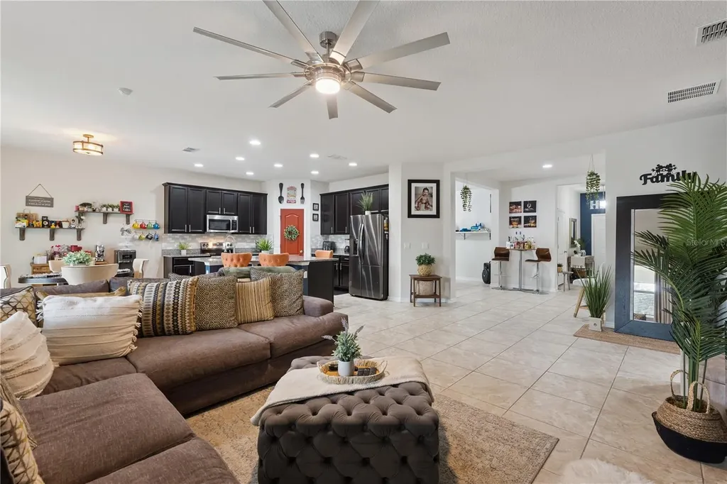 637 Bay Bridge Circle Apopka FL 32703