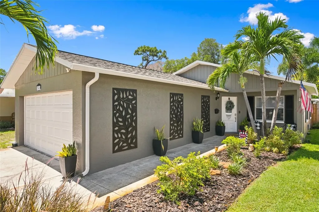 2947 25th Avenue N St Petersburg FL 33713