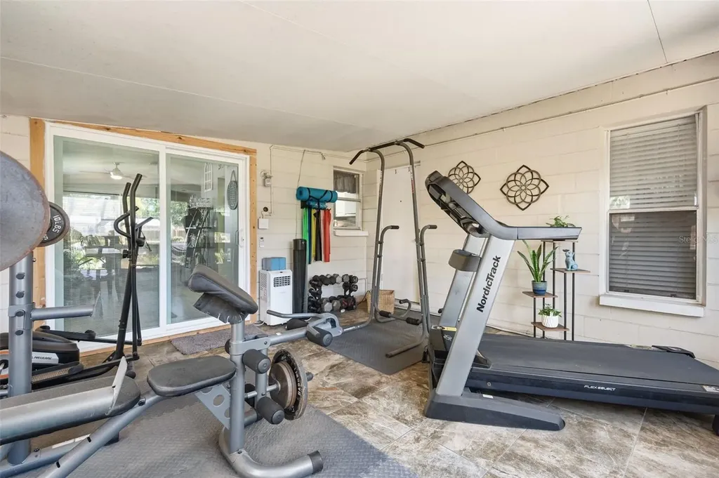 2947 25th Avenue N St Petersburg FL 33713
