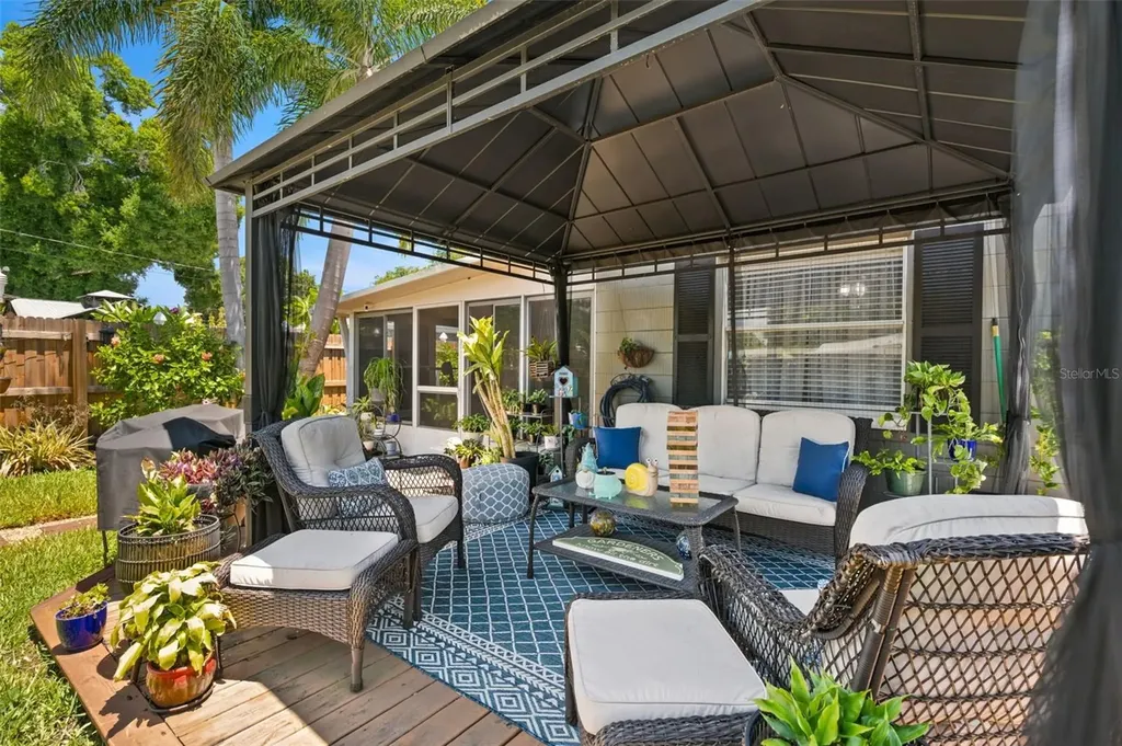 2947 25th Avenue N St Petersburg FL 33713