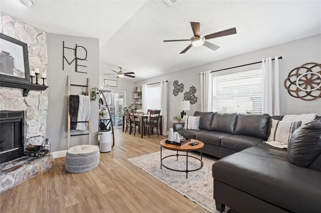 2947 25th Avenue N St Petersburg FL 33713