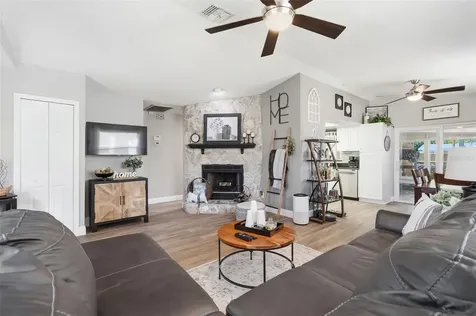 2947 25th Avenue N St Petersburg FL 33713