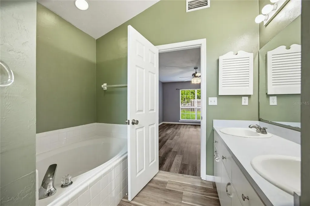 11624 NW 13th Lane Gainesville FL 32606