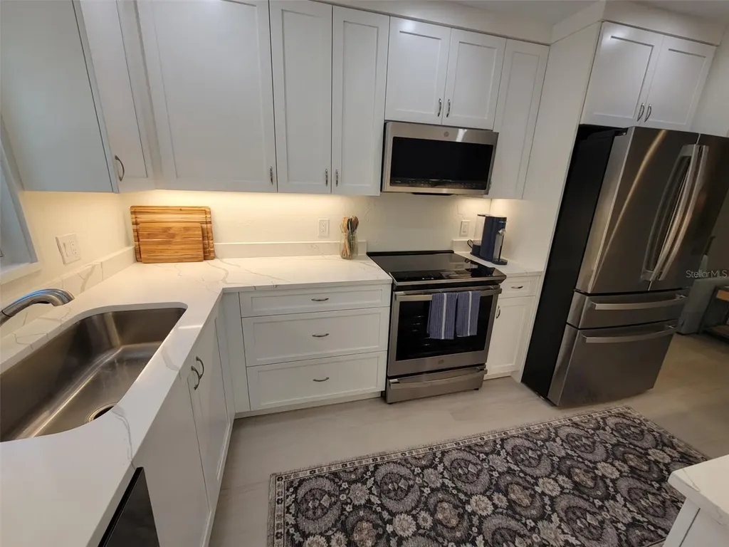323 Madison Drive Sarasota FL 34236