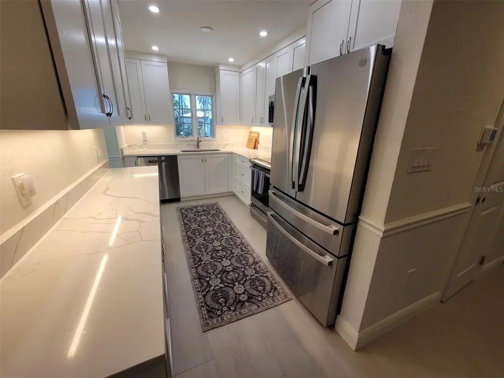 323 Madison Drive Sarasota FL 34236