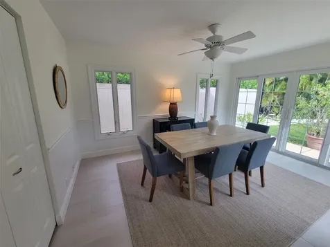 323 Madison Drive Sarasota FL 34236