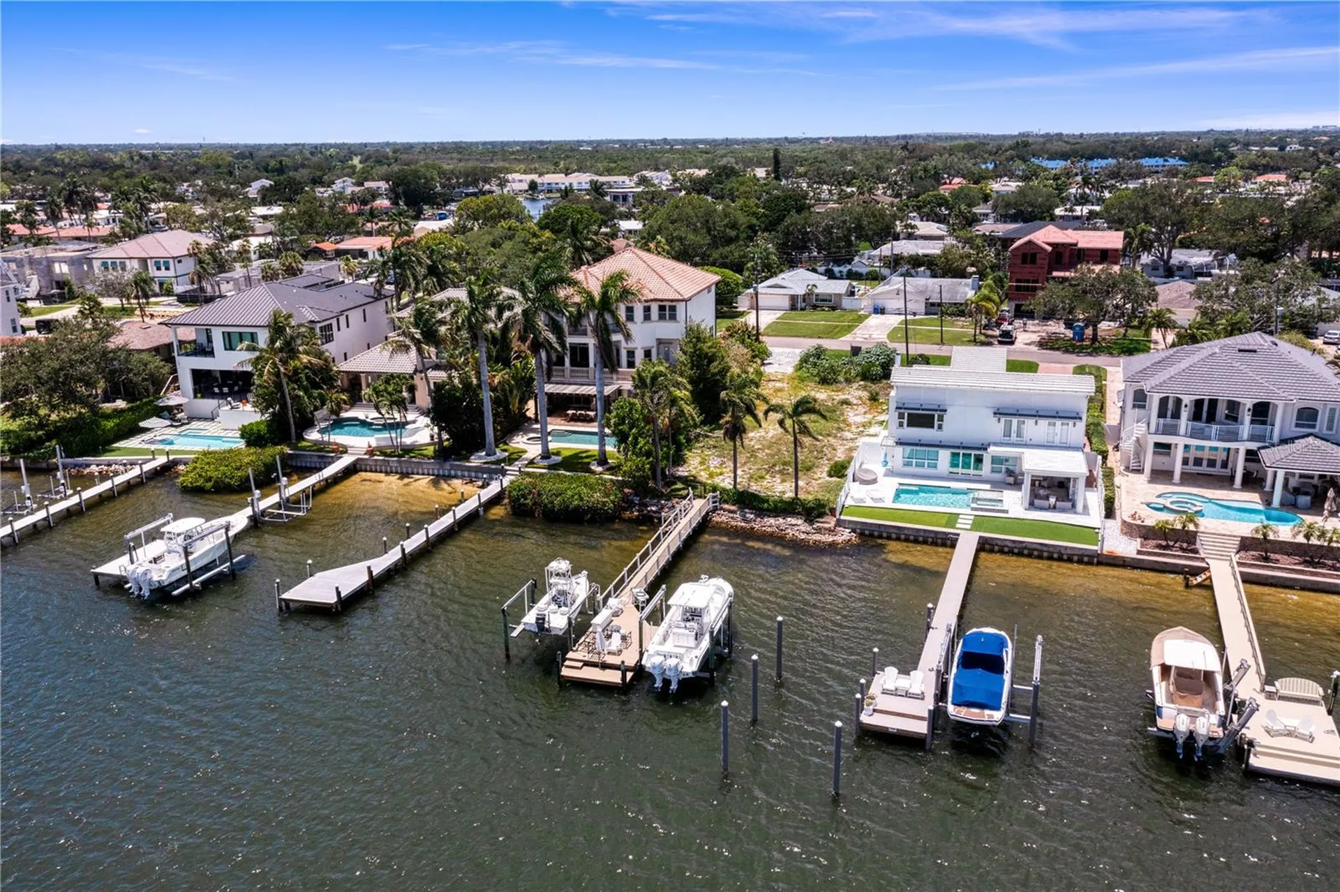 6527 Bayou Grande Blvd NE St Petersburg FL 33702