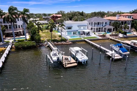 6527 Bayou Grande Blvd NE St Petersburg FL 33702