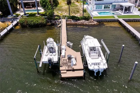 6527 Bayou Grande Blvd NE St Petersburg FL 33702