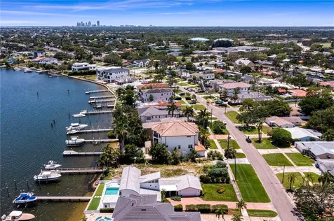 6527 Bayou Grande Blvd NE St Petersburg FL 33702