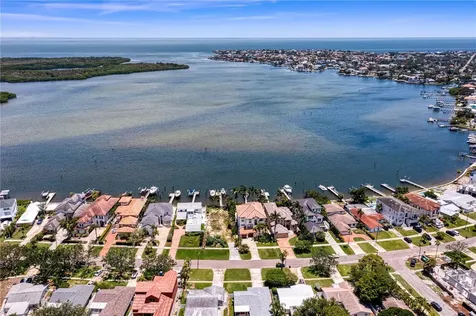 6527 Bayou Grande Blvd NE St Petersburg FL 33702