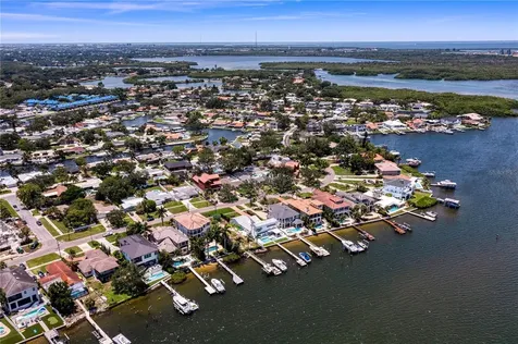 6527 Bayou Grande Blvd NE St Petersburg FL 33702