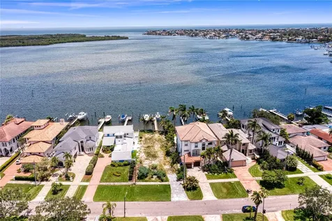 6527 Bayou Grande Blvd NE St Petersburg FL 33702