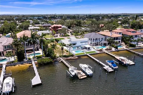 6527 Bayou Grande Blvd NE St Petersburg FL 33702