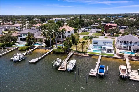 6527 Bayou Grande Blvd NE St Petersburg FL 33702