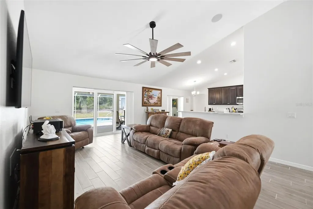11020 Sage Thrasher Avenue Weeki Wachee FL 34614