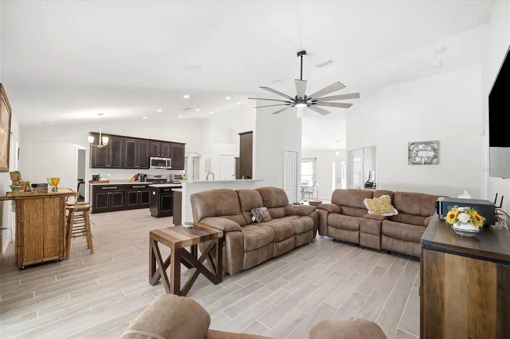 11020 Sage Thrasher Avenue Weeki Wachee FL 34614