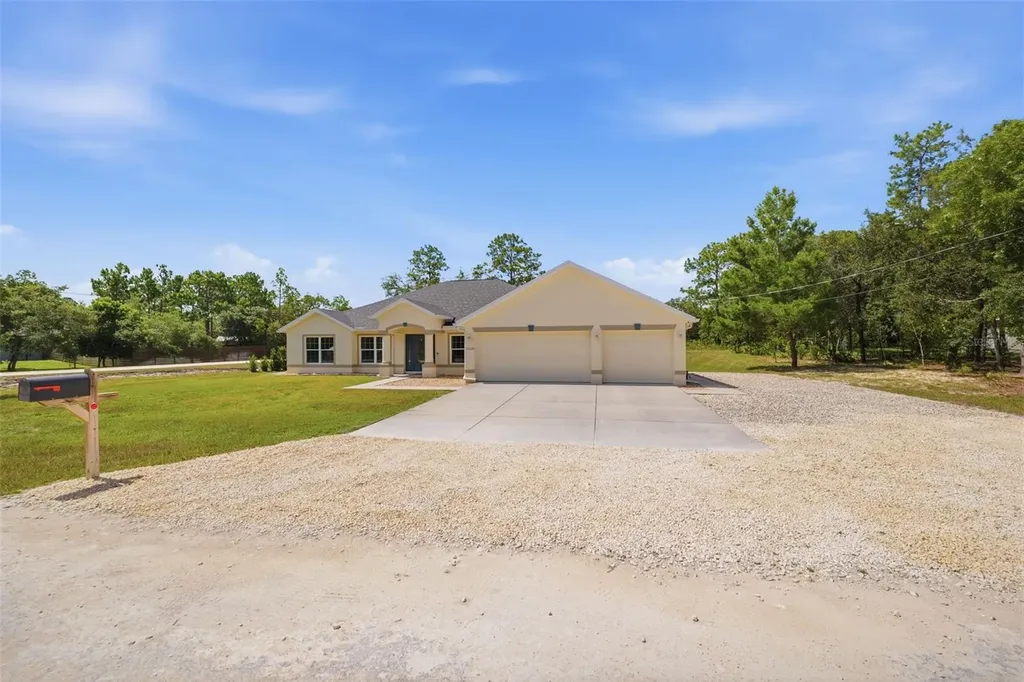 11020 Sage Thrasher Avenue Weeki Wachee FL 34614