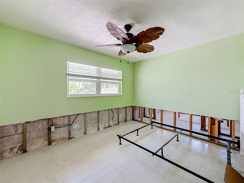 7905 11th Avenue S St Petersburg FL 33707