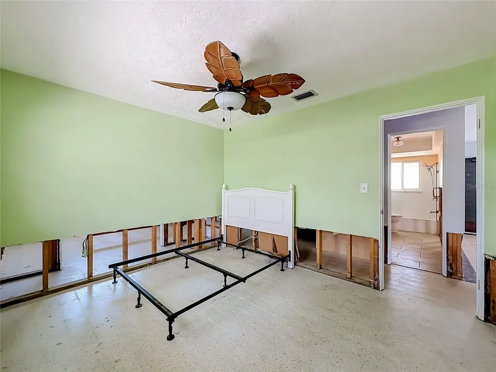 7905 11th Avenue S St Petersburg FL 33707