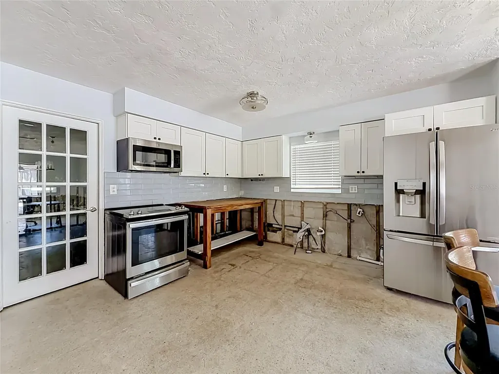 7905 11th Avenue S St Petersburg FL 33707