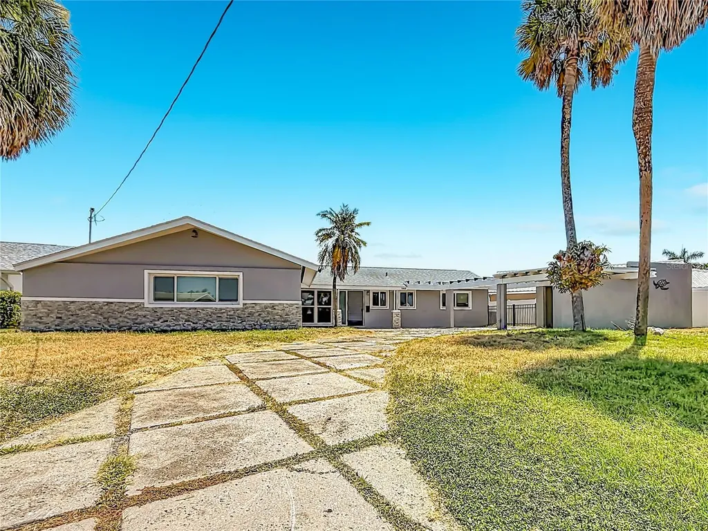 7905 11th Avenue S St Petersburg FL 33707