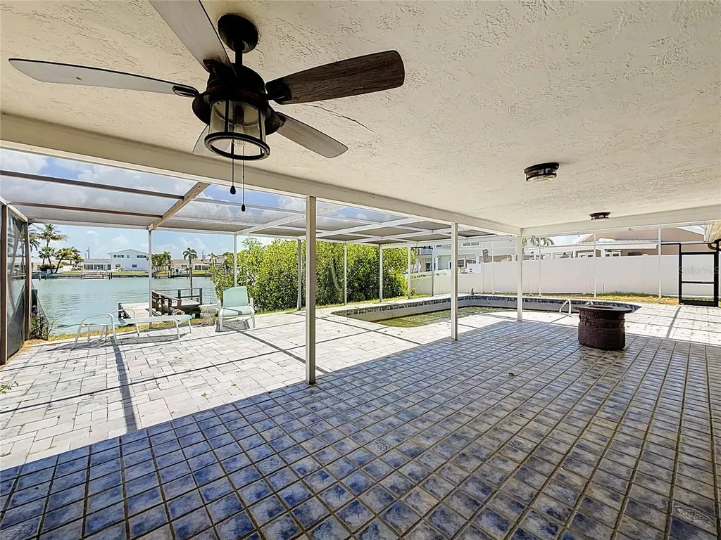 7905 11th Avenue S St Petersburg FL 33707