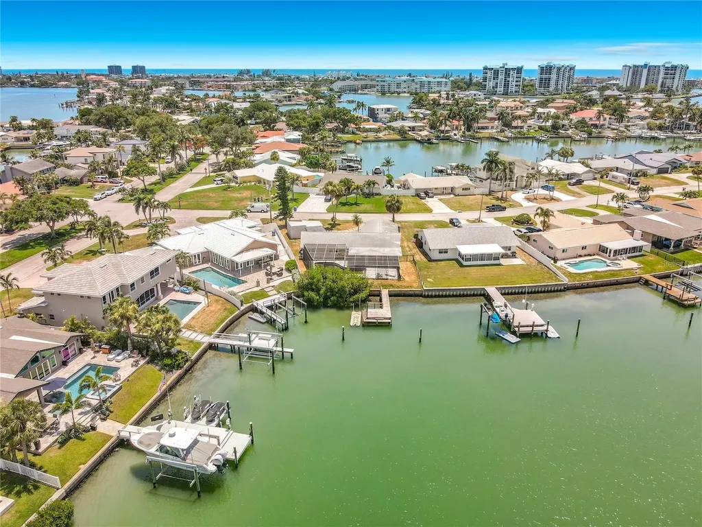 7905 11th Avenue S St Petersburg FL 33707